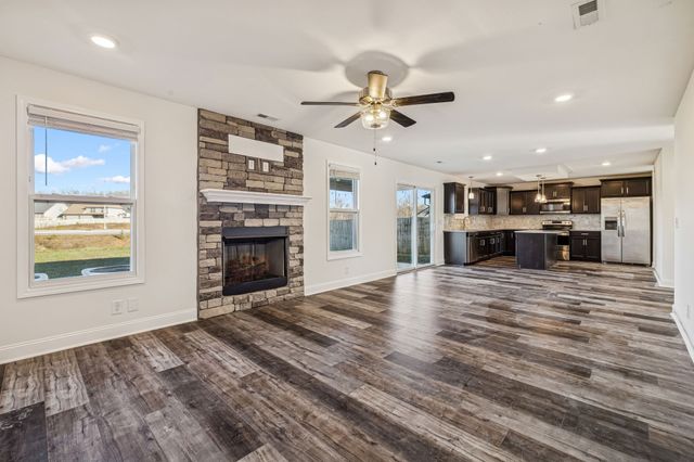 1103 Eagles View Dr, Clarksville, TN 37040