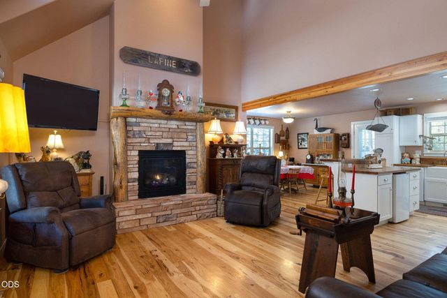 51889 Pine Loop Drive, La Pine, OR 97739