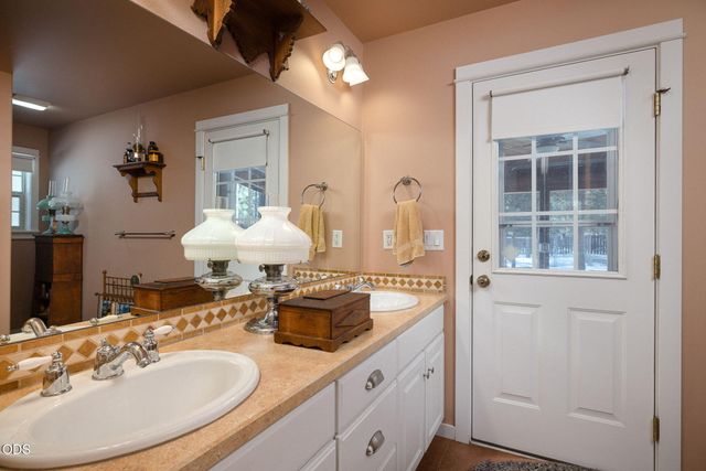 51889 Pine Loop Drive, La Pine, OR 97739