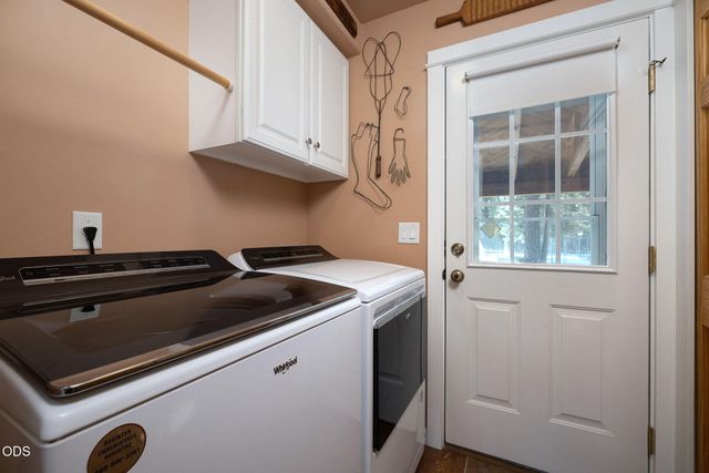 51889 Pine Loop Drive, La Pine, OR 97739