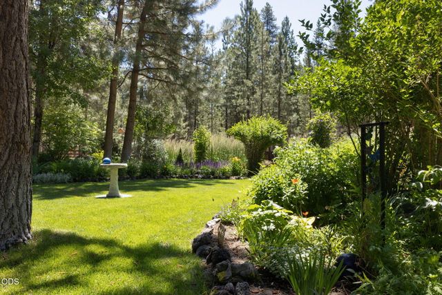 51889 Pine Loop Drive, La Pine, OR 97739