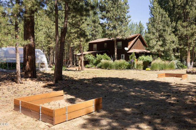51889 Pine Loop Drive, La Pine, OR 97739