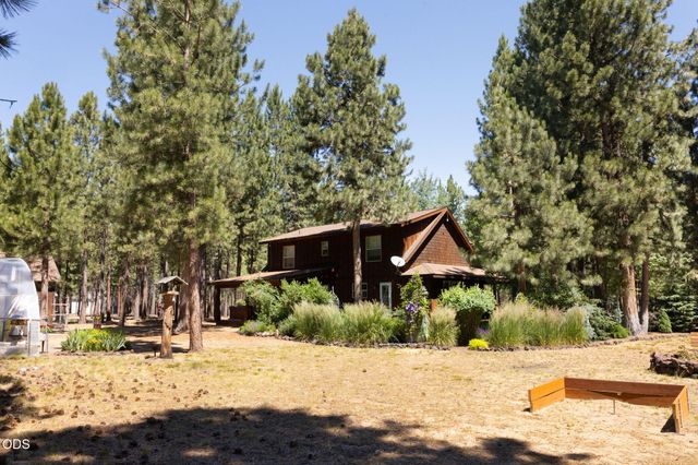 51889 Pine Loop Drive, La Pine, OR 97739