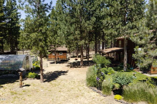 51889 Pine Loop Drive, La Pine, OR 97739