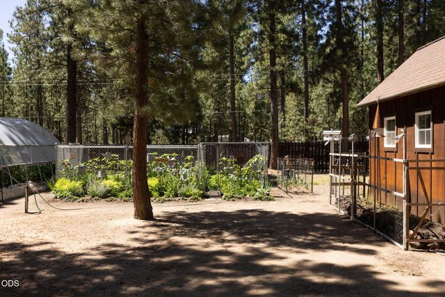 51889 Pine Loop Drive, La Pine, OR 97739