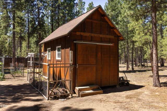 51889 Pine Loop Drive, La Pine, OR 97739