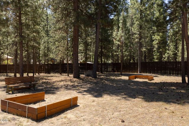51889 Pine Loop Drive, La Pine, OR 97739