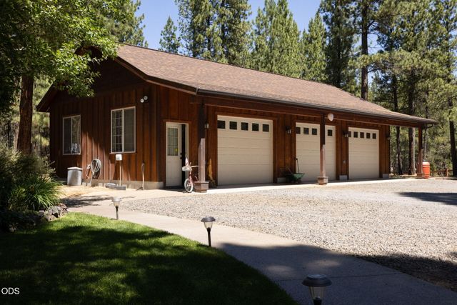 51889 Pine Loop Drive, La Pine, OR 97739