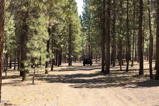 51889 Pine Loop Drive, La Pine, OR 97739