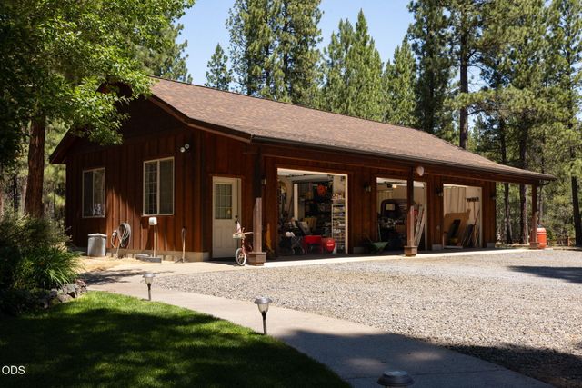 51889 Pine Loop Drive, La Pine, OR 97739