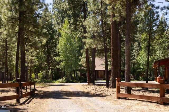 51889 Pine Loop Drive, La Pine, OR 97739