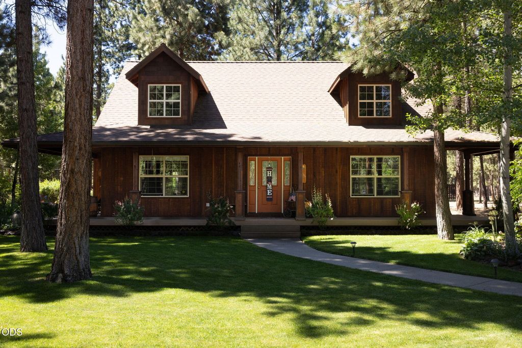 51889 Pine Loop Drive, La Pine, OR 97739