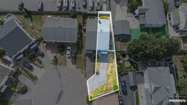 52 Reilly Court, Hackensack, NJ 07601