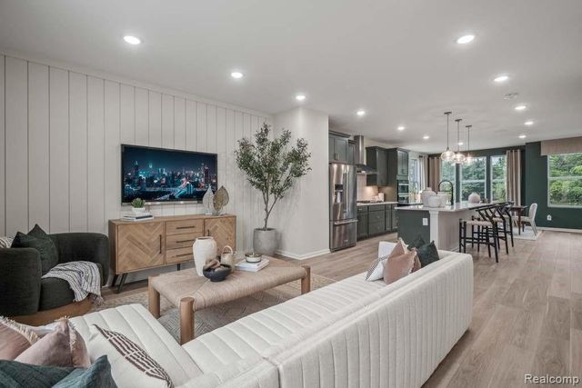 25424 Orwell Street, Novi, MI 48375