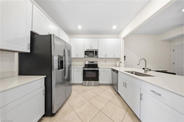 2930 Citrus ST, Naples, FL 34120