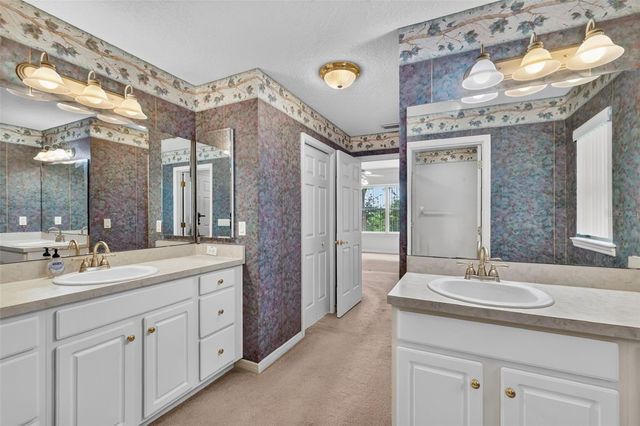 705 HILLTOP COURT, Mount Dora, FL 32757