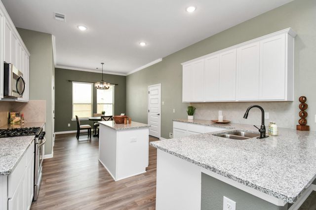 395 Hunter Ranch Way, Dayton, TX 77535