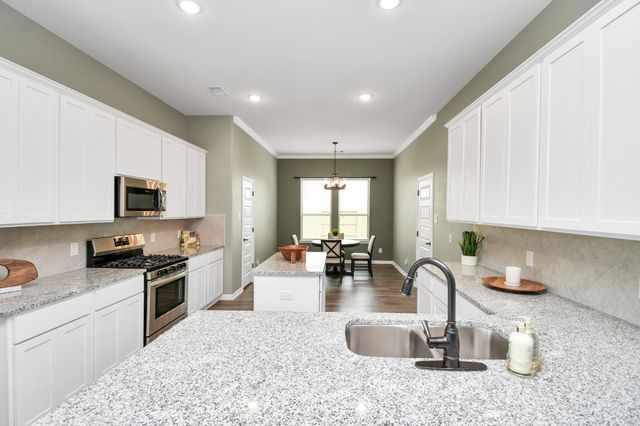 395 Hunter Ranch Way, Dayton, TX 77535