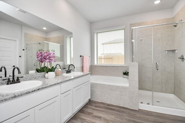 395 Hunter Ranch Way, Dayton, TX 77535