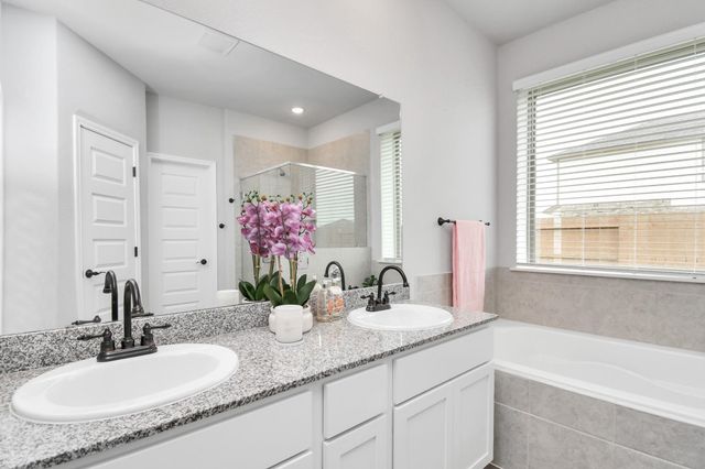 395 Hunter Ranch Way, Dayton, TX 77535