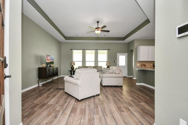 395 Hunter Ranch Way, Dayton, TX 77535