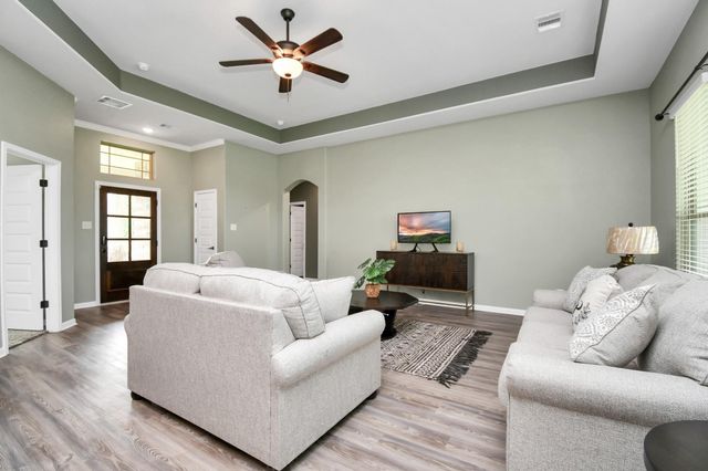 395 Hunter Ranch Way, Dayton, TX 77535