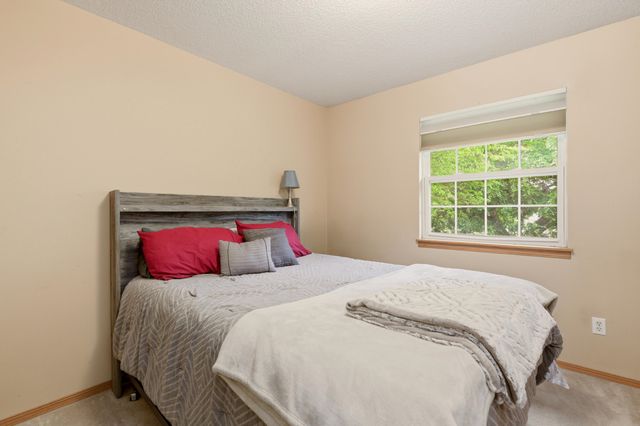 6943 E Perryton St, Bel Aire, KS 67226