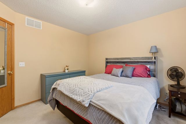 6943 E Perryton St, Bel Aire, KS 67226