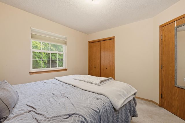 6943 E Perryton St, Bel Aire, KS 67226