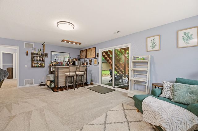 6943 E Perryton St, Bel Aire, KS 67226