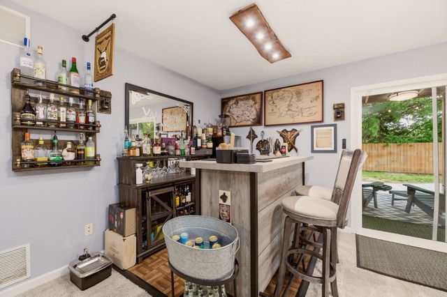 6943 E Perryton St, Bel Aire, KS 67226
