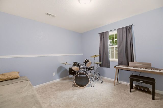 6943 E Perryton St, Bel Aire, KS 67226