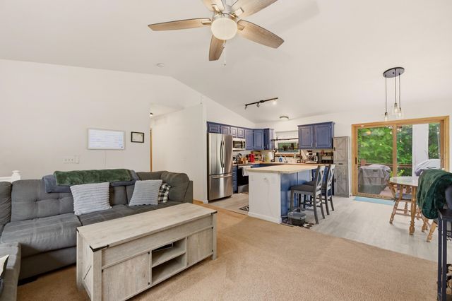 6943 E Perryton St, Bel Aire, KS 67226