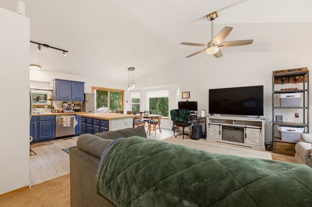 6943 E Perryton St, Bel Aire, KS 67226