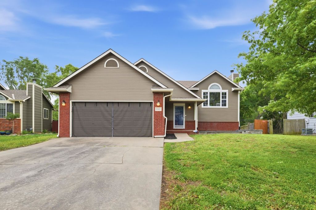 6943 E Perryton St, Bel Aire, KS 67226