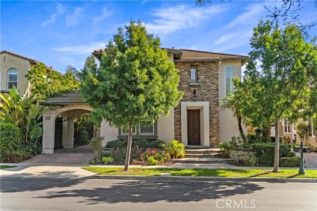 6 Napa, Irvine, CA 92602