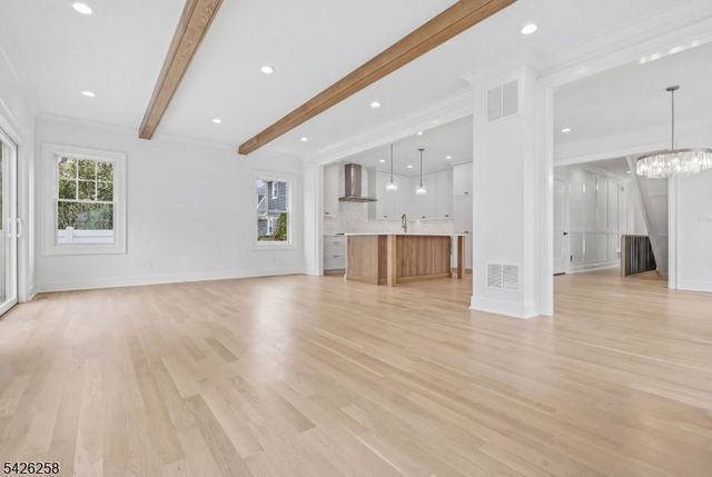 4 Shadylawn Dr, Madison Boro, NJ 07940