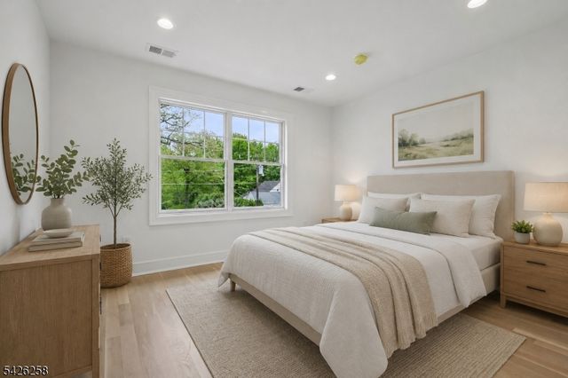 4 Shadylawn Dr, Madison Boro, NJ 07940