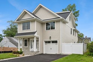 4 Shadylawn Dr, Madison Boro, NJ 07940