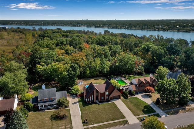176 Timberlink Drive, Grand Island, NY 14072