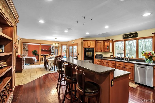 176 Timberlink Drive, Grand Island, NY 14072