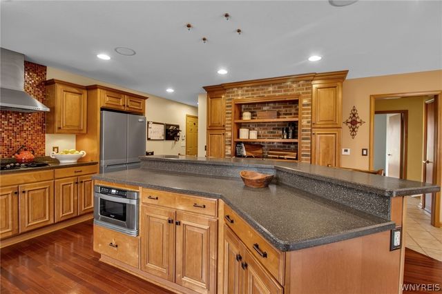 176 Timberlink Drive, Grand Island, NY 14072