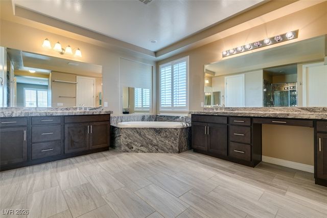 3994 JACOB LAKE Circle, Las Vegas, NV 89118