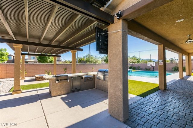 3994 JACOB LAKE Circle, Las Vegas, NV 89118