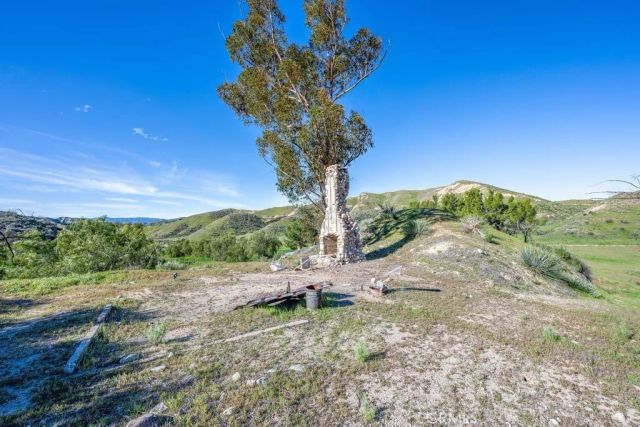 15000 Baker Canyon Road, Canyon Country, CA 91390
