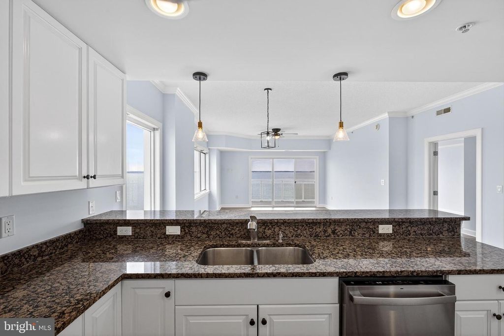 Image 14 of property listing at 4601-B COASTAL HWY #504, Ocean City, MD 21842