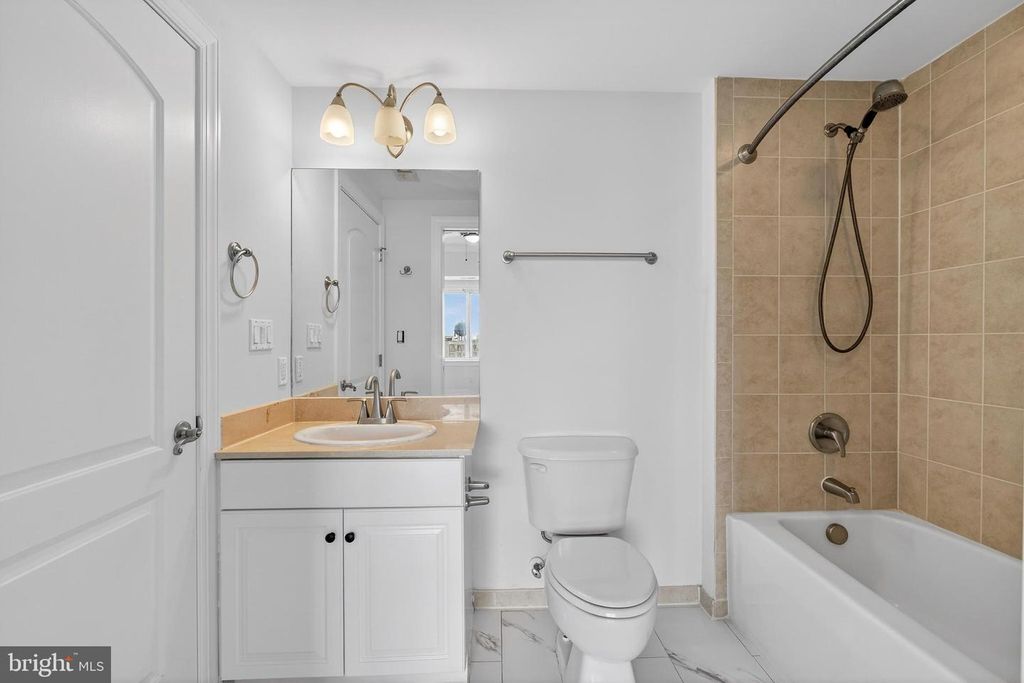 Image 27 of property listing at 4601-B COASTAL HWY #504, Ocean City, MD 21842