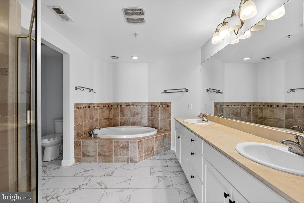 Image 36 of property listing at 4601-B COASTAL HWY #504, Ocean City, MD 21842