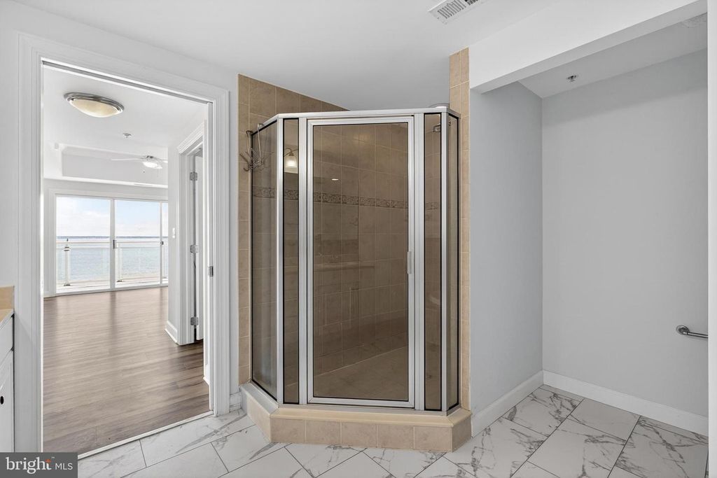 Image 38 of property listing at 4601-B COASTAL HWY #504, Ocean City, MD 21842