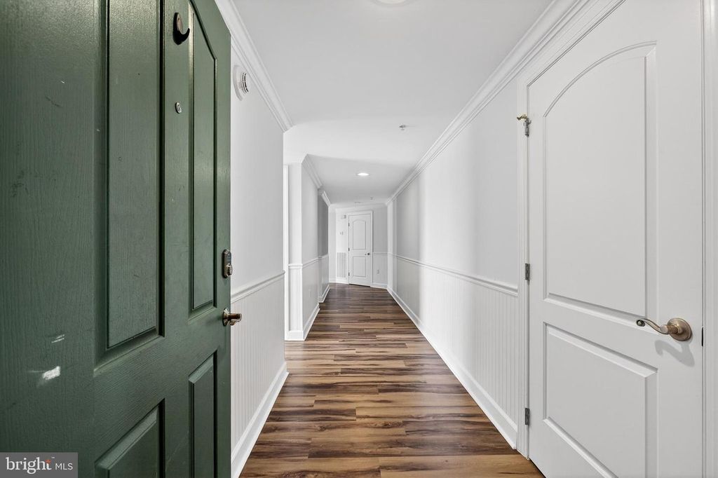 Image 9 of property listing at 4601-B COASTAL HWY #504, Ocean City, MD 21842